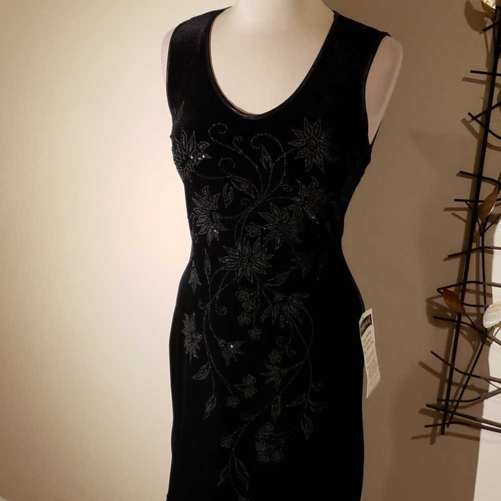 FASHION BUG DRESS - Picture 6 of 15